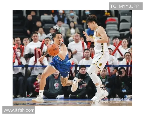 CBA北京与新疆激烈冲突引发关注球迷与媒体热议赛场暴力事件